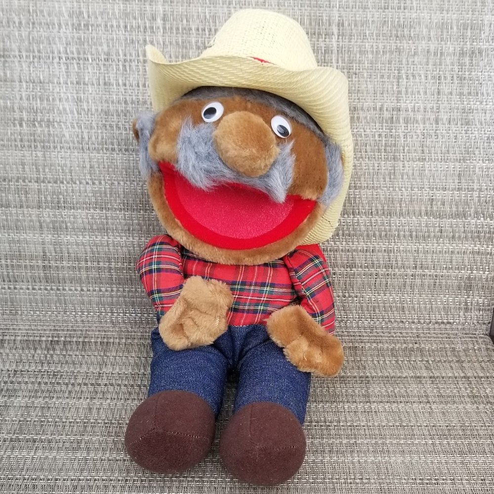 Shot Gun Red Plush Doll and Family - Picture 3 of 11